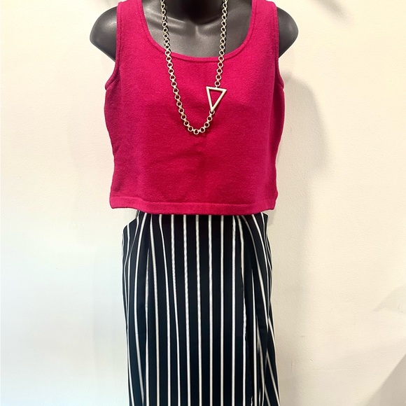 St. John Couture Vintage Crop Sweater Tank - Picture 3 of 8